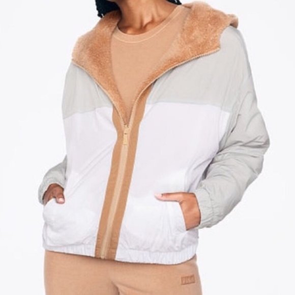 VS Pink Reversible Teddy Grey White Brown Zip Jacket Sz L Hooded - Picture 3 of 10